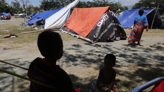 Potret kehidupan pengungsi korban gempa Palu tinggal di tenda-tenda darurat