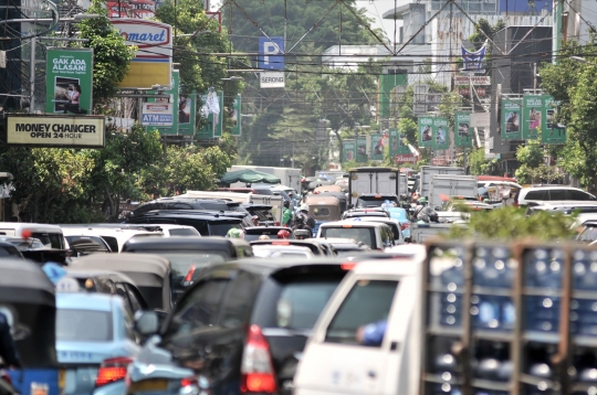 Semrawut kemacetan akibat sistem satu arah di Jalan H Agus Salim