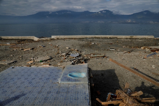 Jamban-jamban yang tersisa usai gempa dan tsunami dahsyat di Palu
