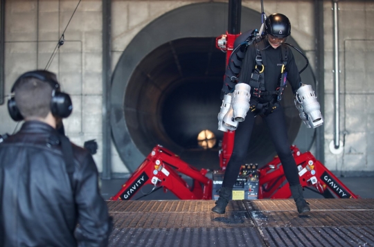 Menjajal Jet Suit buatan Inggris seharga Rp 6 miliar