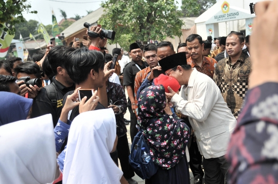 Keakraban Prabowo saat hadiri Rakernas LDII
