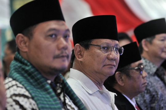 Keakraban Prabowo saat hadiri Rakernas LDII