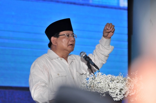 Keakraban Prabowo saat hadiri Rakernas LDII