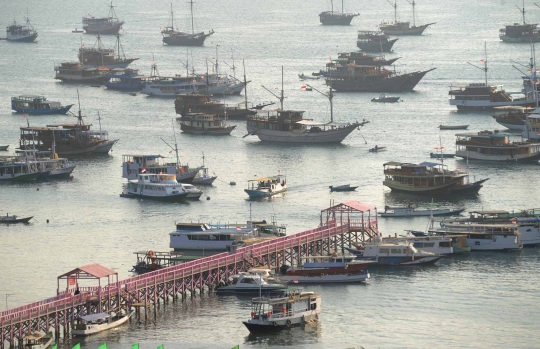 Pesona keindahan Labuan Bajo saat sunset