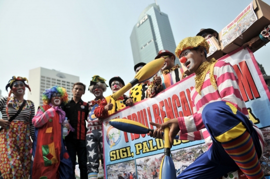 Aksi badut peduli bencana Sulawesi Tengah