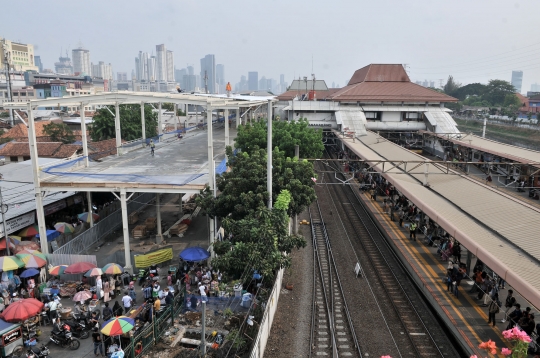 Besok diresmikan, pembangunan Skybridge Tanah Abang baru 75 persen