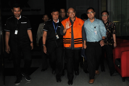 Ditahan KPK, Bupati Malang umbar senyuman