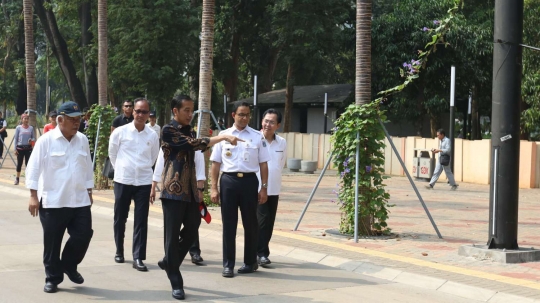 Anies Baswedan dampingi Jokowi tinjau kompleks GBK