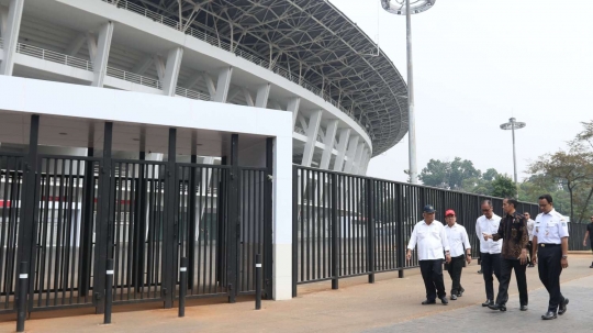 Anies Baswedan dampingi Jokowi tinjau kompleks GBK