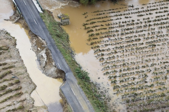 Pantauan udara banjir yang tewaskan 13 orang di Prancis