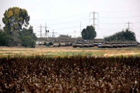 Penampakan puluhan tank Israel yang menuju perbatasan Jalur Gaza