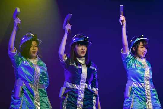 Melihat aksi terakhir Saya Kawamoto bersama JKT48