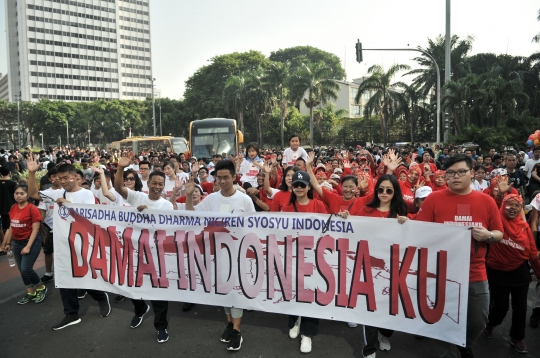 Ribuan warga lintas agama pawai Pemilu damai