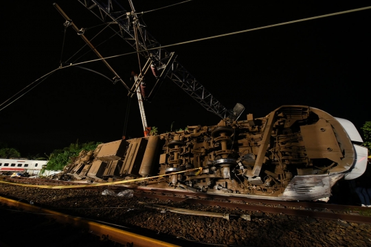 Kereta cepat Taiwan terguling, 18 penumpang tewas