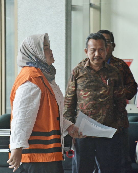 Bupati Bekasi jalani pemeriksaan perdana pascaditahan