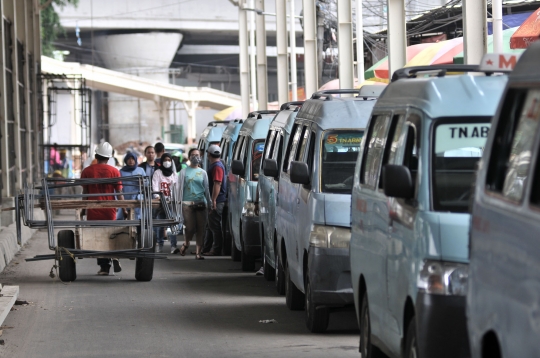 Semrawutnya Jalan Jatibaru akibat pembangunan Skybridge belum selesai