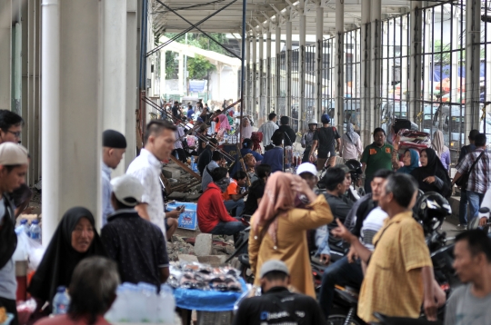 Semrawutnya Jalan Jatibaru akibat pembangunan Skybridge belum selesai