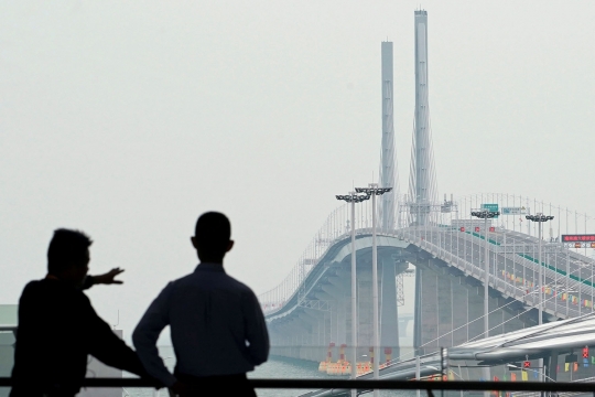 Melihat jembatan laut terpanjang penyambung China, Hong Kong dan Macau