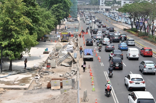 Penataan ulang trotoar Sudirman persempit jalur pejalan kaki