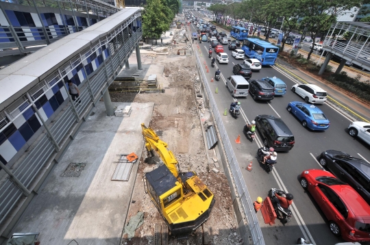 Penataan ulang trotoar Sudirman persempit jalur pejalan kaki