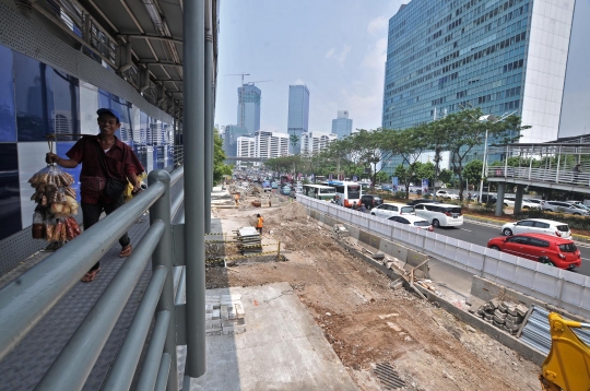 Penataan ulang trotoar Sudirman persempit jalur pejalan kaki