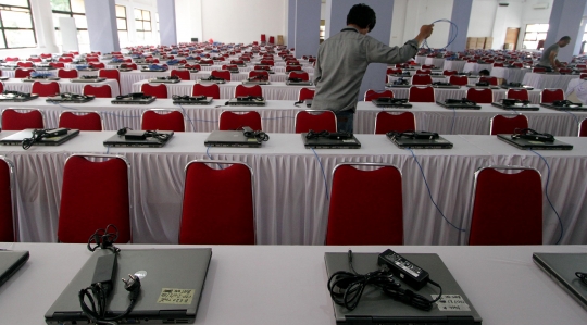 Meninjau persiapan tes CPNS di GOR Kelapa Gading