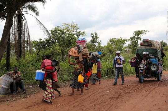 Ratusan imigran Kongo menyelamatkan diri dari konflik di Angola