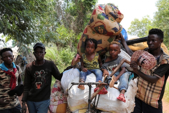 Ratusan imigran Kongo menyelamatkan diri dari konflik di Angola