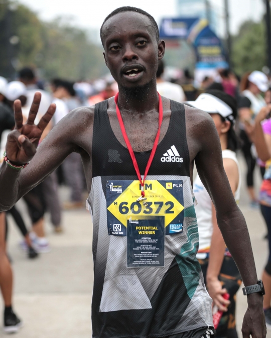 Gaya pelari Kenya usai selesaikan kategori Full Jakarta Marathon 2018
