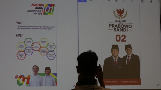 KPU tunjukan alat peraga kampanye Pilpres 2019