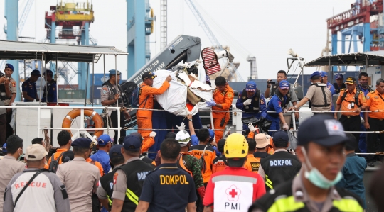 SAR gabungan kembali temukan serpihan dan korban Lion Air JT610