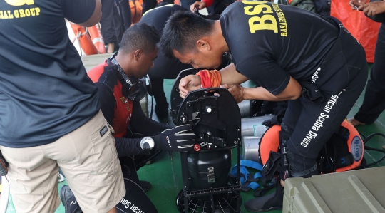 Memasuki hari ketiga, pencarian Lion Air JT 610 terus digencarkan