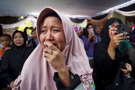 Tangis histeris warnai pemakaman Jannatun korban Lion Air