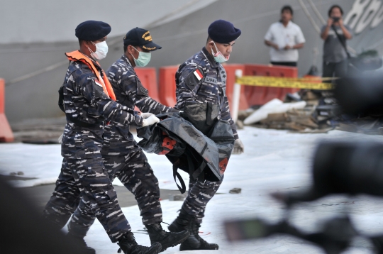 Tim SAR kembali temukan bagian tubuh korban dan puing Lion Air