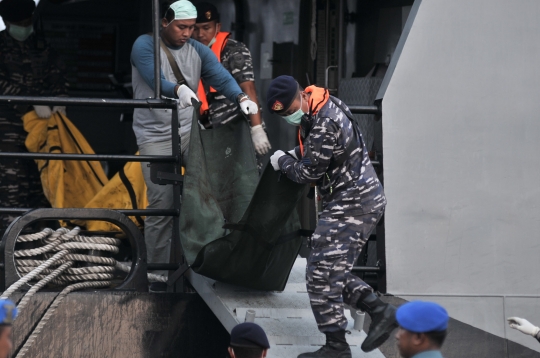 Tim SAR kembali temukan bagian tubuh korban dan puing Lion Air