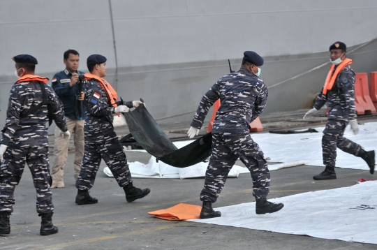 Tim SAR kembali temukan bagian tubuh korban dan puing Lion Air