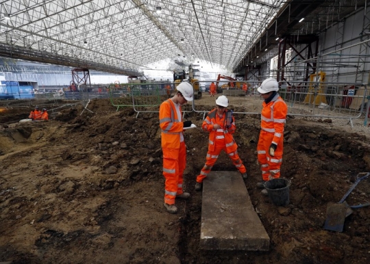 Penemuan situs pemakaman tua dari abad ke-18 di proyek kereta cepat London