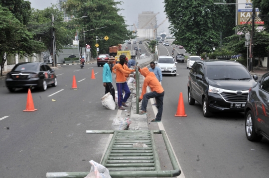 Antisipasi kecelakaan, Jalan HOS Cokroaminoto dipasang pagar pembatas