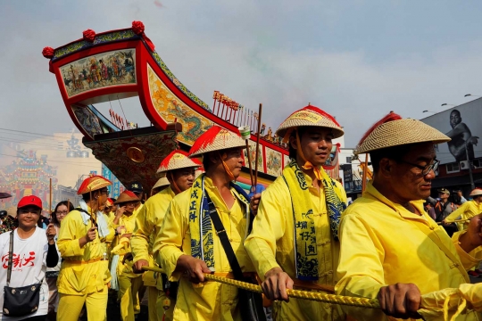 Cara warga Taiwan tangkal penyakit dan nasib buruk lewat Festival bakar perahu