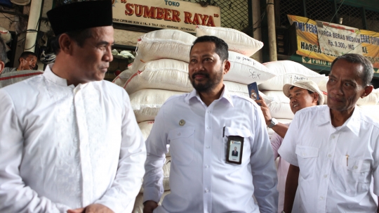 Mentan gandeng Kepala Bulog sidak pasokan beras di Pasar Induk Cipinang