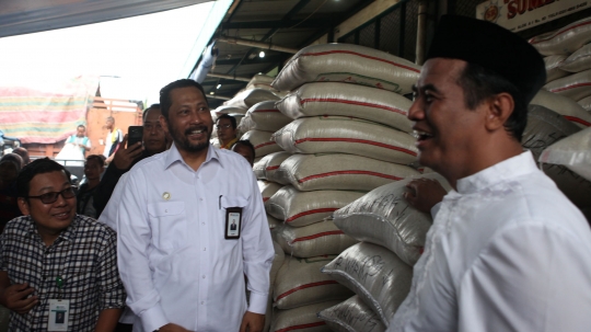 Mentan gandeng Kepala Bulog sidak pasokan beras di Pasar Induk Cipinang