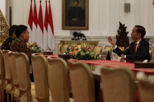 Didampingi Menpora, atlet angkat besi Eko Yuli bertemu Jokowi di Istana