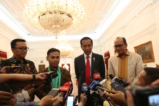 Didampingi Menpora, atlet angkat besi Eko Yuli bertemu Jokowi di Istana