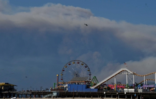 Mirip Erupsi, Beginilah Asap Kebakaran Hutan California