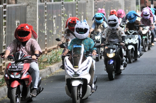 Konvoi Hari Pahlawan Bersama Komunitas Helm Berkarakter Kartun