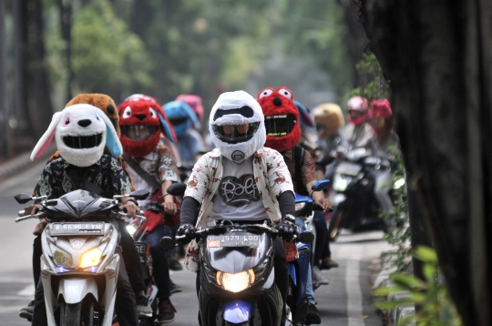 Konvoi Hari Pahlawan Bersama Komunitas Helm Berkarakter Kartun