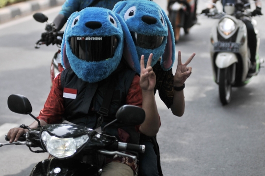 Konvoi Hari Pahlawan Bersama Komunitas Helm Berkarakter Kartun