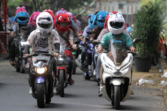 Konvoi Hari Pahlawan Bersama Komunitas Helm Berkarakter Kartun