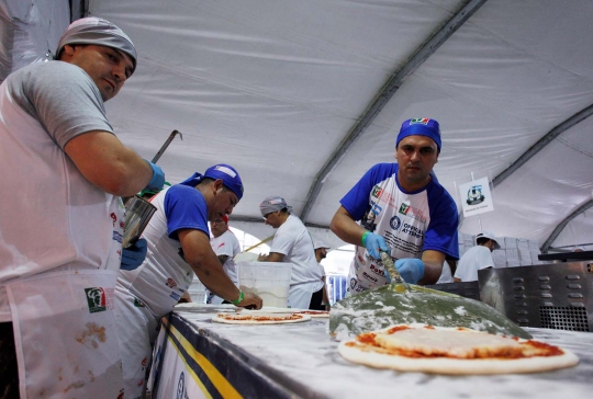 Argentina Lampaui Italia Pecahkan Rekor Dunia Membuat Pizza Terbanyak