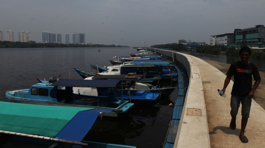 Permukaan Tanah Jakarta Utara Kian Menurun